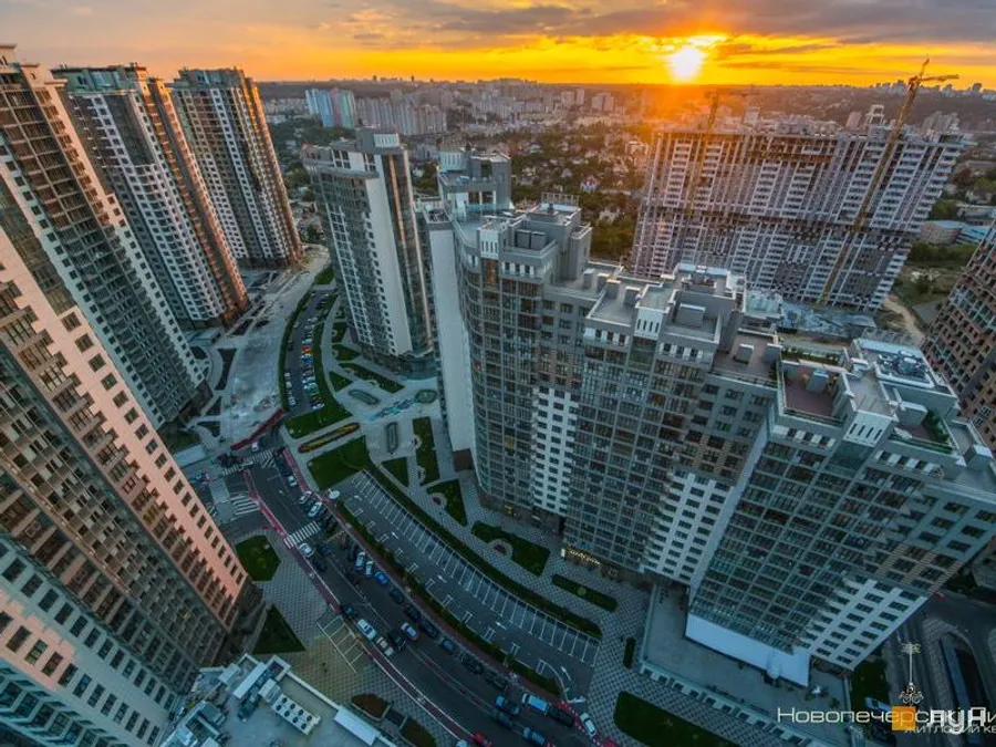 Продажа  коммерческое помещение Киевская обл., Киев, Андрея Верхогляда ул., 15-17